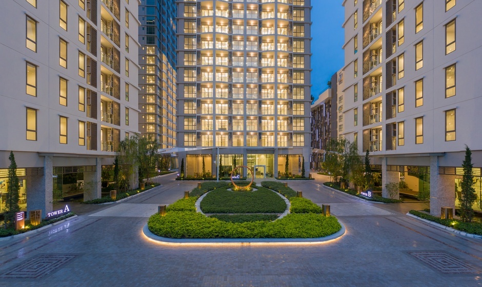 A unique, contemporary Oriental-style condominium