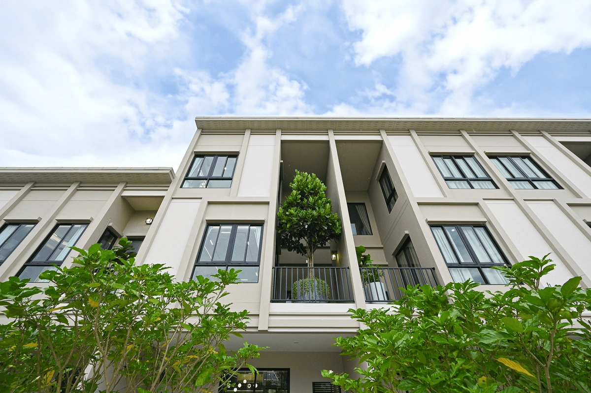 ESTON LATKRABANG - SUVARNABHUMI