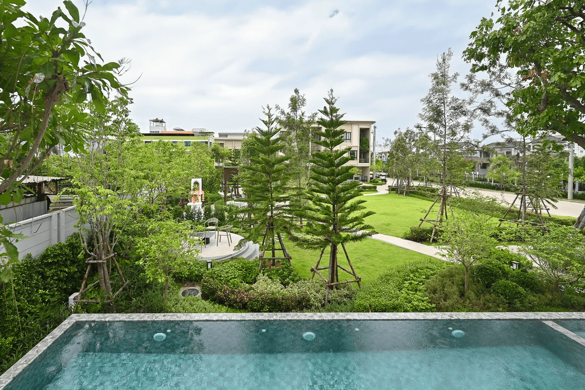 ESTON LATKRABANG - SUVARNABHUMI