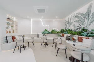 พื้นที่ Co-Living Space และมุมนั่งเล่นส่วนกลางสำหรับลูกบ้าน Supalai Sense Phuket